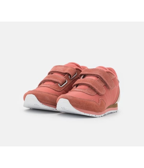 Woden pink